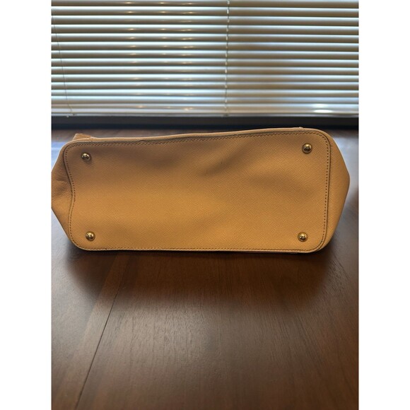 Calvin Klein Beige Saffiano Leather Chain-Trimmed Tote Bag - Picture 3 of 9